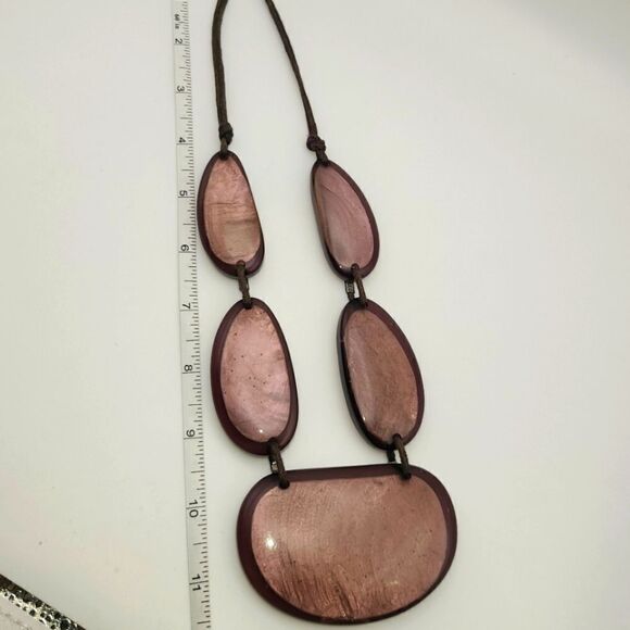 Beautiful statement pendant Necklace - Picture 3 of 5